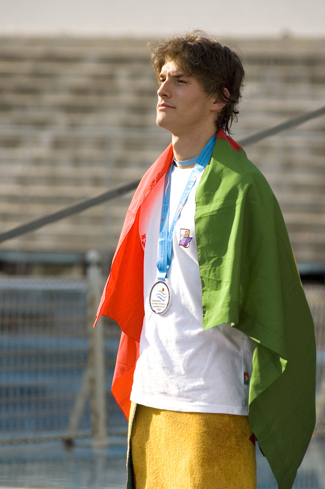Federação Portuguesa Natação
      leva Juniores a Budapeste.
      Pedro Oliveira ganha medalha de Prata nos 200m  de costas:-)</P><P>Pedro Oliveira
     