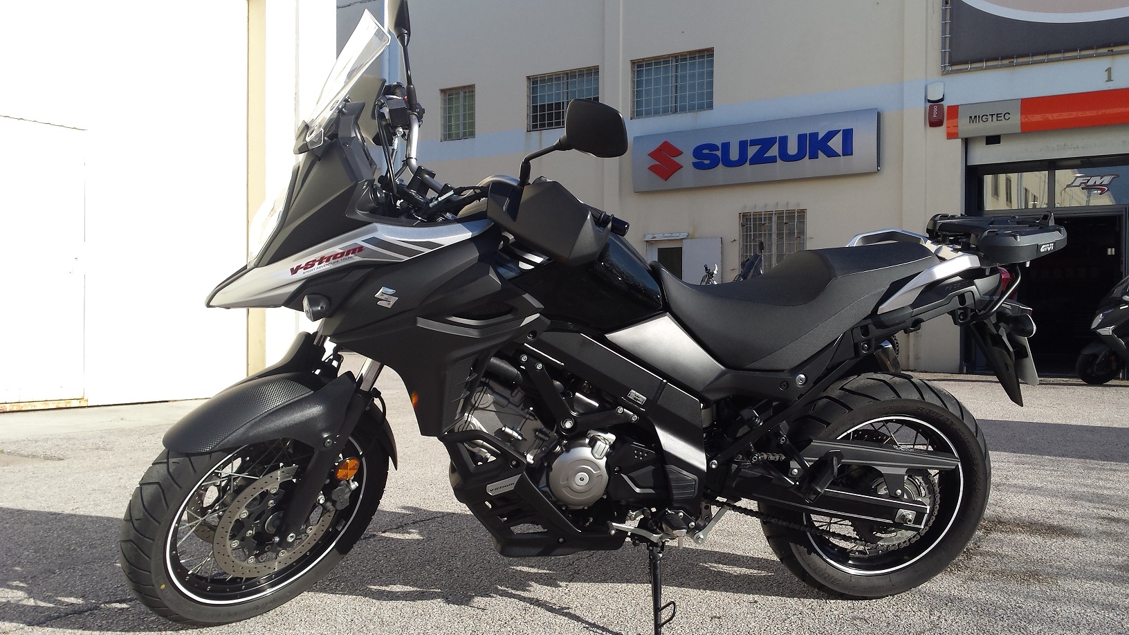 suzuki v strom 650 peso